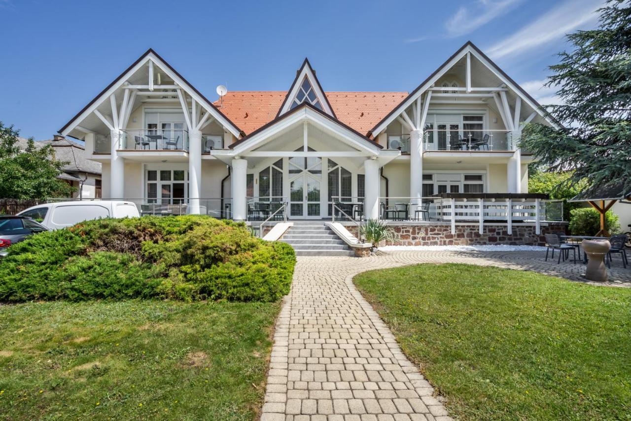 Hotel Clariss Balatonalmádi Kültér fotó