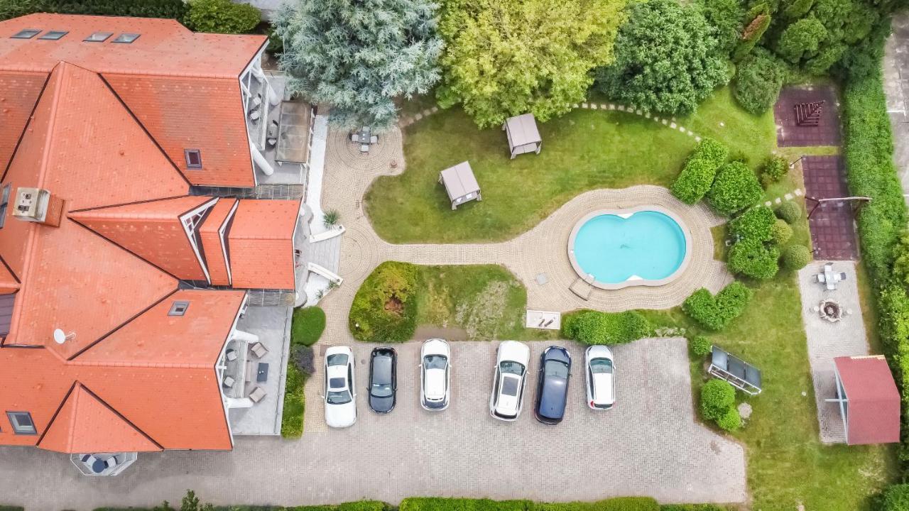 Hotel Clariss Balatonalmádi Kültér fotó