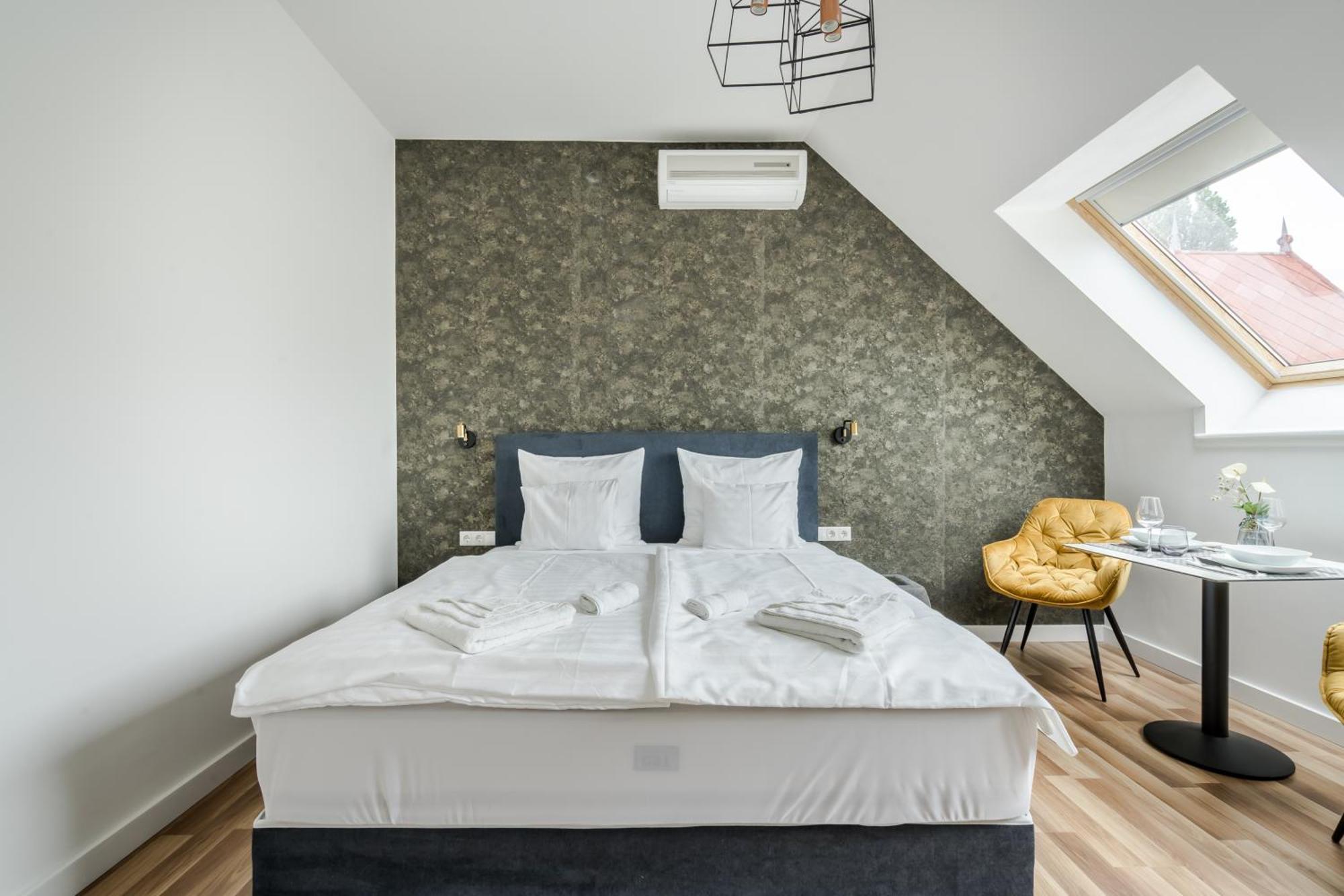 Hotel Clariss Balatonalmádi Szoba fotó