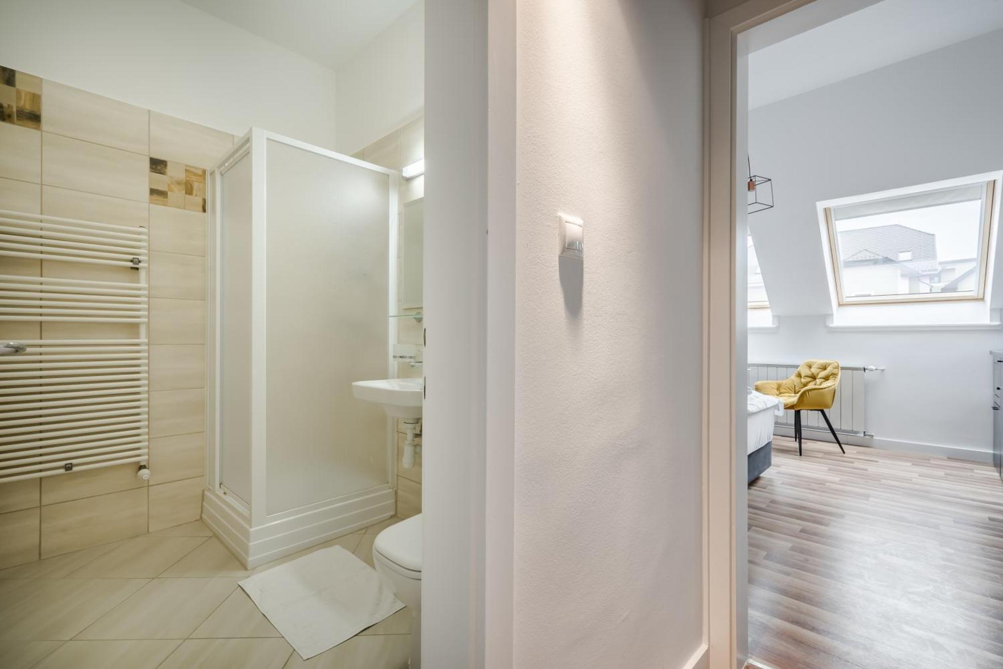 Hotel Clariss Balatonalmádi Szoba fotó