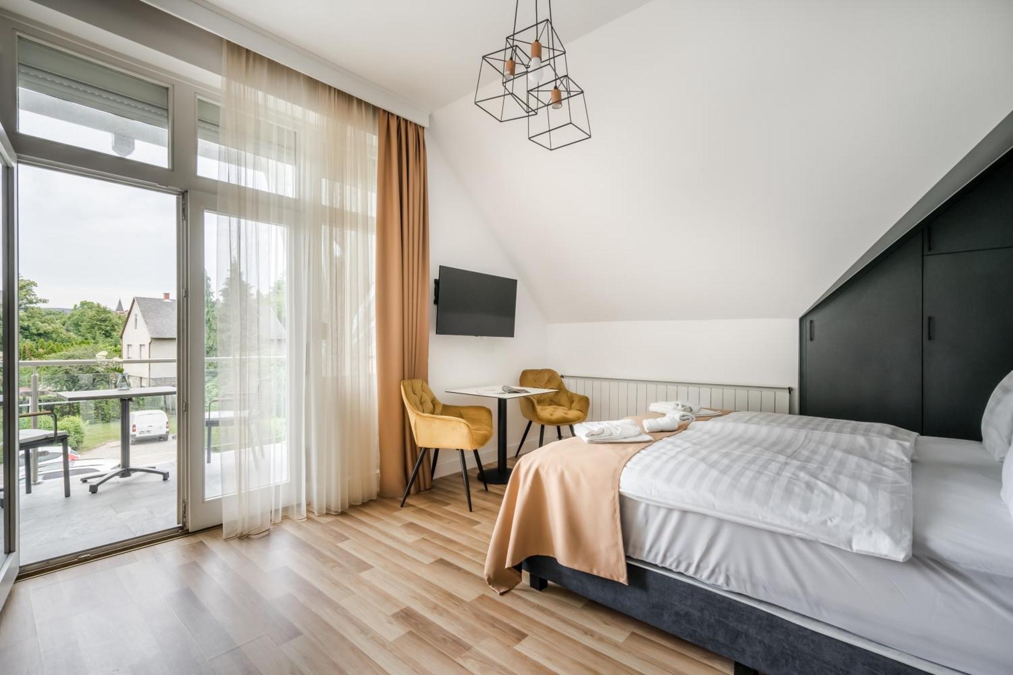 Hotel Clariss Balatonalmádi Szoba fotó