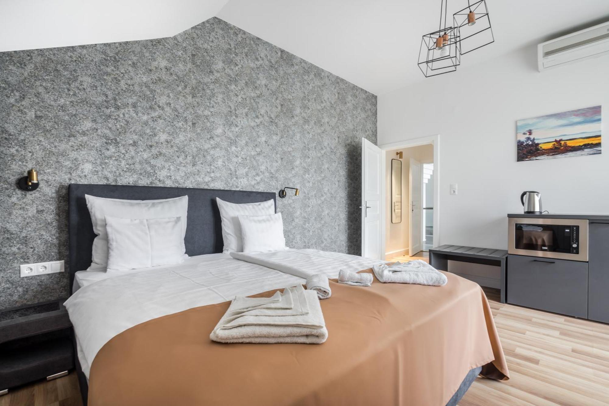 Hotel Clariss Balatonalmádi Szoba fotó